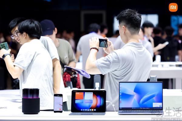 小米SU7 首次亮相ChinaJoy，小米大小折叠新品同时展出