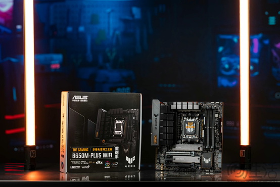 华硕X670主板打破R7 9700X多项世界超频纪录