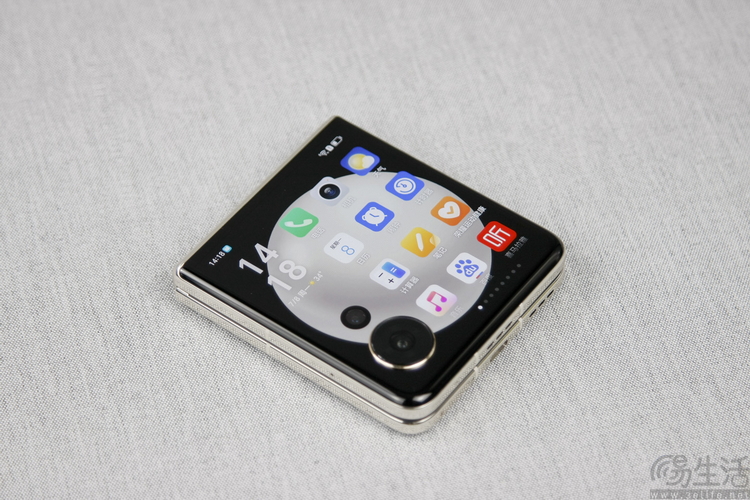 荣耀Magic V Flip官宣，外屏已适配100+热门APP