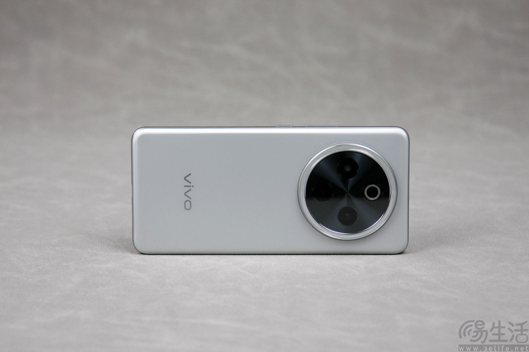 vivo Y300 Pro评测：旗舰特性加持，“国民手机”迎来升华