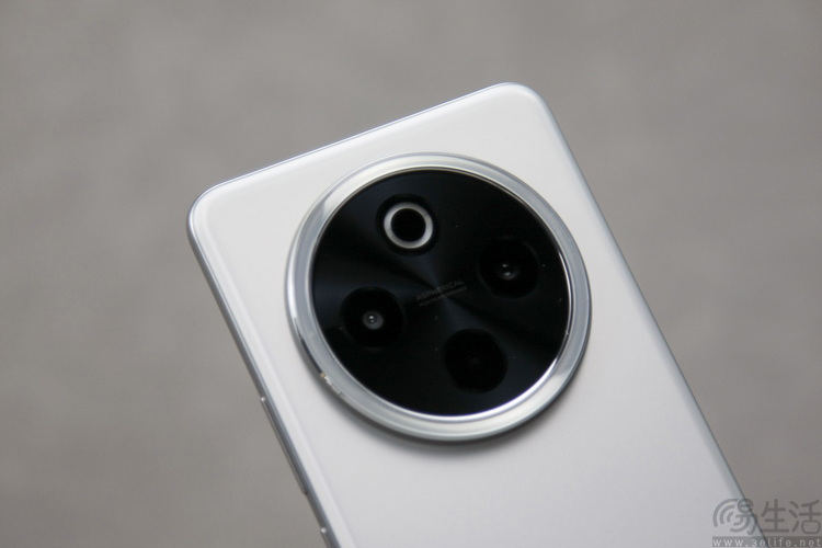 vivo Y300 Pro评测：旗舰特性加持，“国民手机”迎来升华