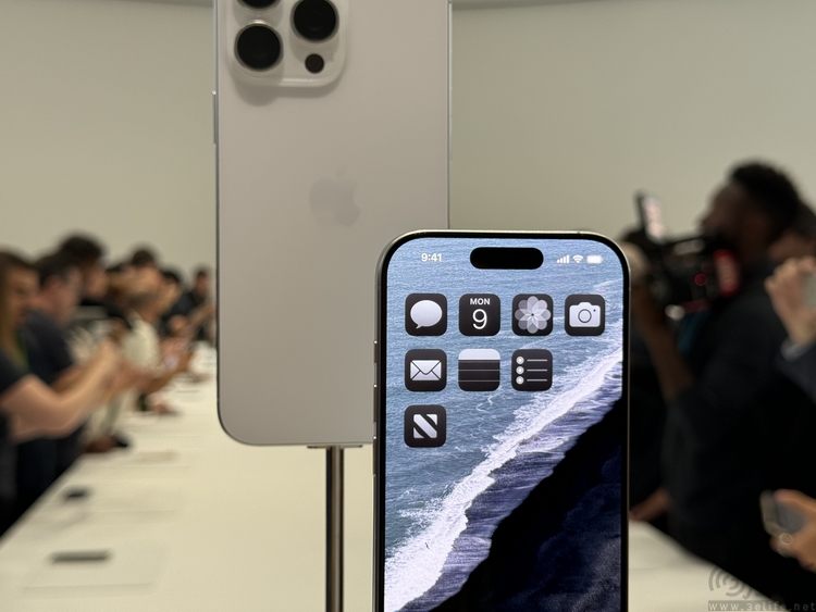 0.001mm的完美，是iPhone 16系列难以被模仿的底气