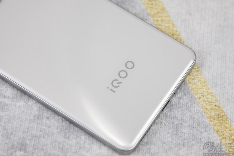 iQOO Z9 Turbo+评测：顶级SoC加持，亲民性能神机