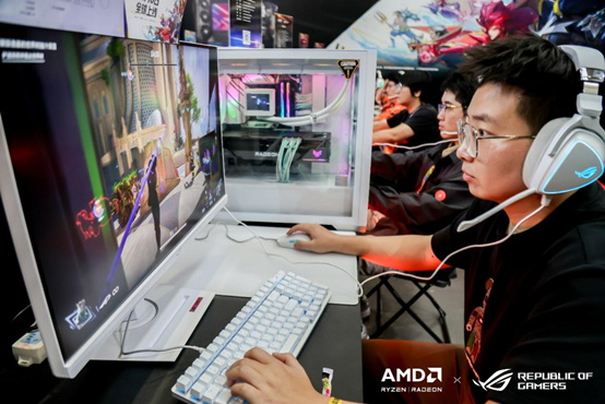 华硕X870E、X870主板闪耀2024核聚变