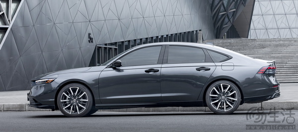 雅阁锐·T动旗舰版搭载Honda SENSING 360+