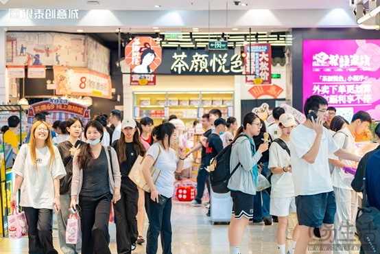 年轻人的潮流打卡地，武汉银泰创意城十岁了