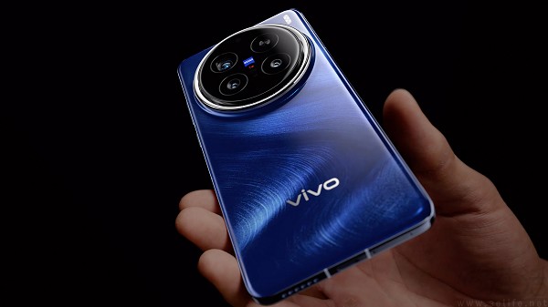 vivo X200系列影像配置揭晓，首发蓝图×索尼LYT-818