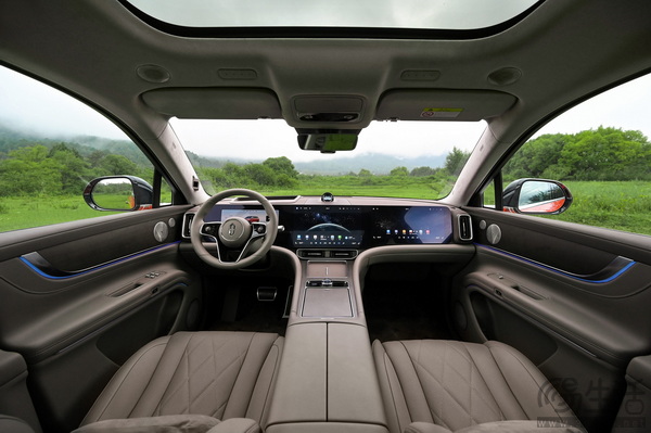 问界M9大五座实拍 或将成为50万以上车型的销冠 问界M9大五座实拍 或将成为50万以上车型的销冠