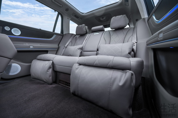 问界M9大五座实拍 或将成为50万以上车型的销冠 问界M9大五座实拍 或将成为50万以上车型的销冠