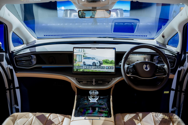 腾势D9右舵版泰国上市 约合人民币42.3万元起售 腾势D9右舵版泰国上市 约合人民币42.3万元起售