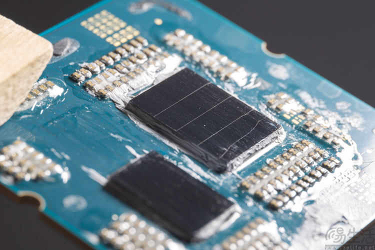 X3D黑科技带来压倒性帧率优势！AMD锐龙7 9800X3D首测