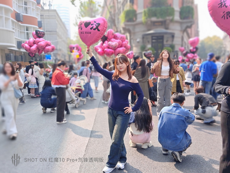 红魔10 Pro+评测：最炫酷的全面屏、只为玩家而生