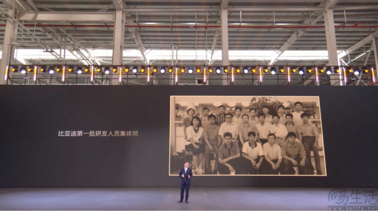 30年、1000万辆新能源车，比亚迪靠的是什么？