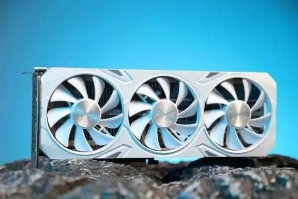 《模拟农场25》耕耘梦想！耕升 GeForce RTX 4060 Ti 踏雪感受自然的馈赠