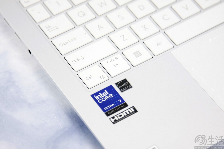 引领AI轻薄本新时代：酷睿Ultra7 258V体验评测