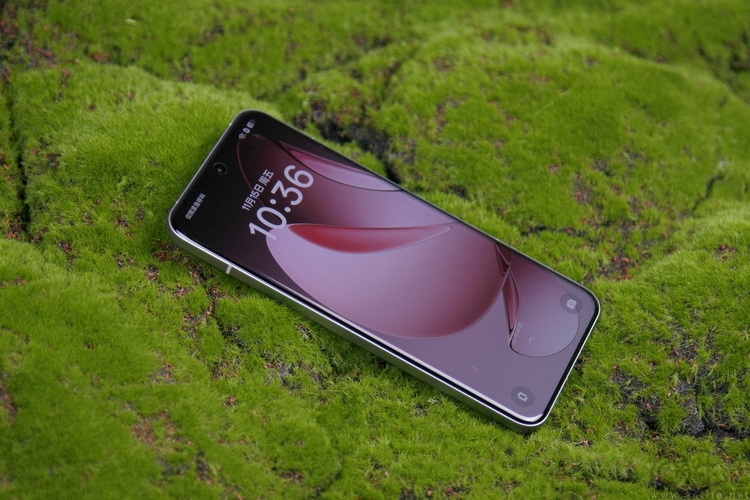 OPPO Reno13 Pro首发评测：它很美，但更是足够强大好玩