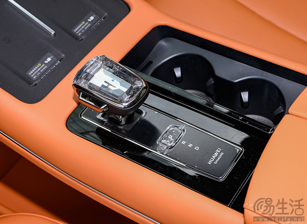 24.98万元起 新款问界M7今年累计交付突破18万 24.98万元起 新款问界M7今年累计交付突破18万