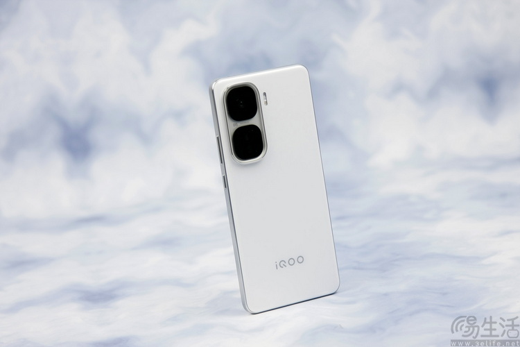 iQOO Neo10 Pro首发评测：纯粹性能享受，好玩的旗舰之选
