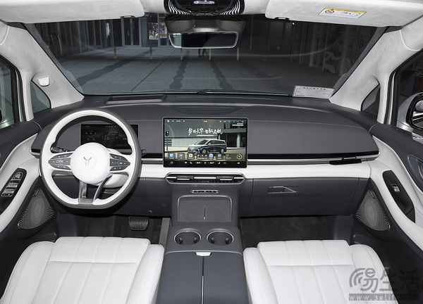 搭华为智驾&鸿蒙座舱 梦想家乾崑版开启规模交付