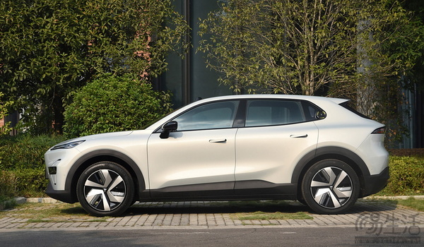 深蓝S05开启OTA 将升级Deepal OS 3.0.2版本 深蓝S05开启OTA 将升级Deepal OS 3.0.2版本