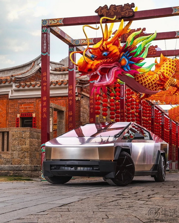 特斯拉赛博越野旅行车配三电机 续航618公里