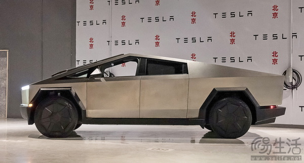 特斯拉赛博越野旅行车配三电机 续航618公里