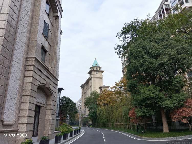 当入门机不再讲“性价比”，是否反而会做得更好