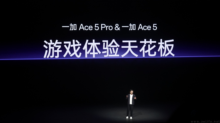 一加Ace 5系列，让硬核游戏手机不再“圈地自萌”
