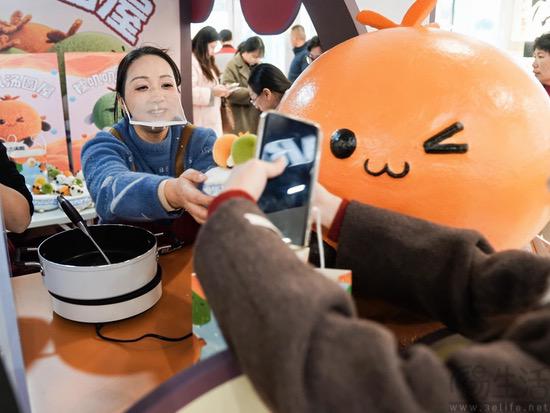 备年货、买新衣 银泰百货新春季游逛正当时