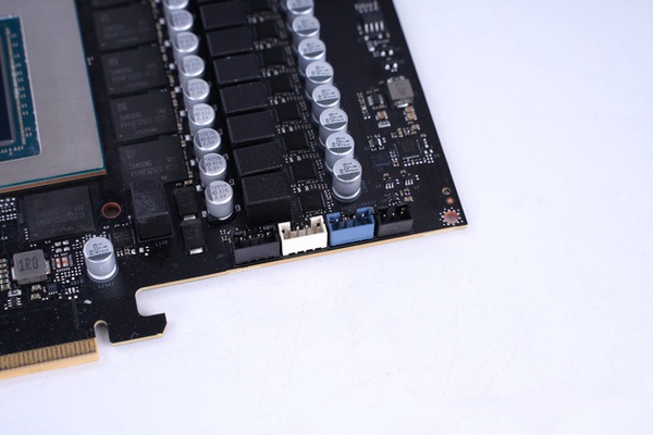 更快更强更AI，影驰GeForce RTX 5090 D大将评测