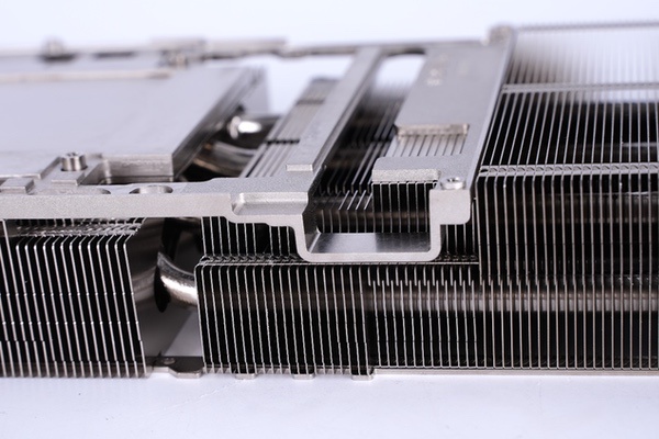更快更强更AI，影驰GeForce RTX 5090 D大将评测