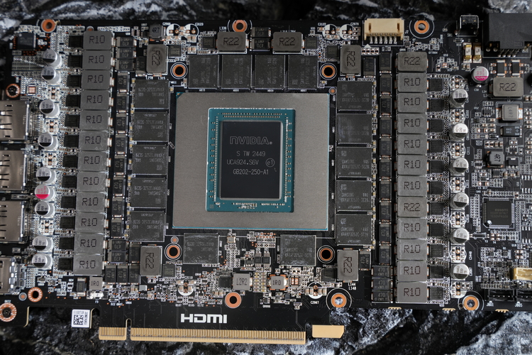 索泰RTX5090D 32GB Solid OC评测：开年核弹