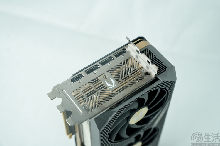 索泰RTX5090D 32GB Solid OC评测：开年核弹