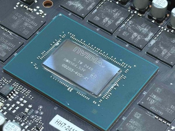 DLSS 4性能全力冲锋,耕升GeForce RTX 5080炫光OC值得拥有 DLSS 4性能全力冲锋,耕升GeForce RTX 5080炫光OC值得拥有