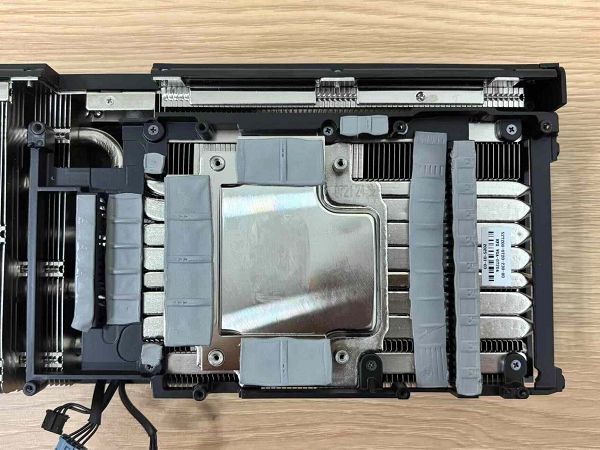 DLSS 4性能全力冲锋,耕升GeForce RTX 5080炫光OC值得拥有 DLSS 4性能全力冲锋,耕升GeForce RTX 5080炫光OC值得拥有