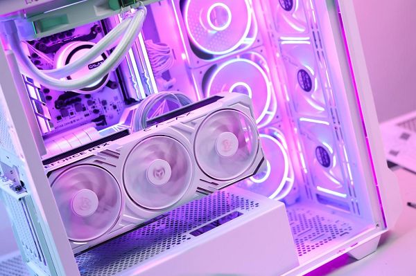 支持DLSS4，从“新”出发|影驰RTX 5080金属大师OC系列测评