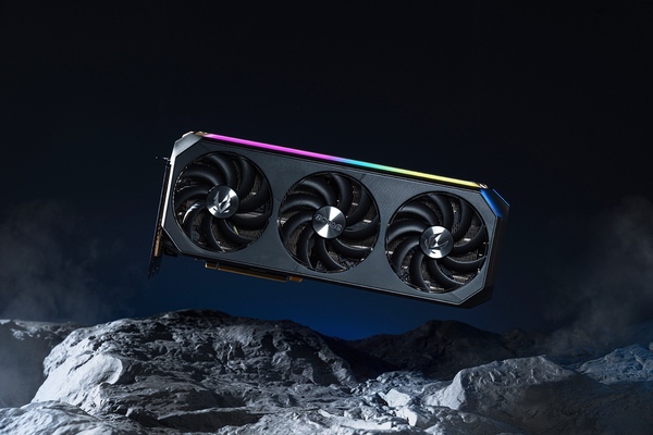 DLSS 4带来的8倍性能提升！索泰RTX 5080评测