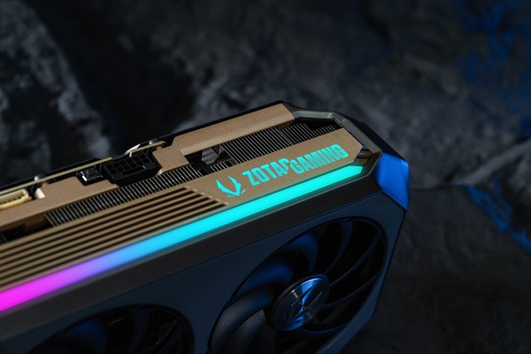 DLSS 4带来的8倍性能提升！索泰RTX 5080评测