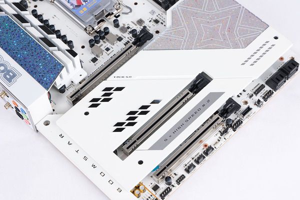 闪耀不止，心动不停！星曜Z890 Wi-Fi星辉主板评测
