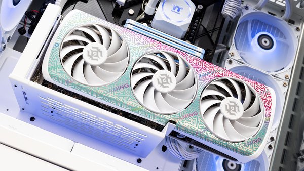潮玩性能新标杆！索泰RTX 5070 XGAMING评测