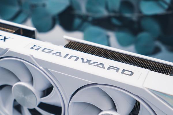 开启DLSS 4 步入4K游戏新门槛，耕升RTX 5070踏雪OC灵动来袭