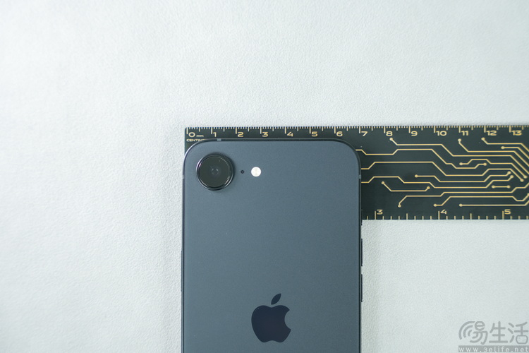 iPhone 16e评测:抛弃情怀复古，但更有性价比了