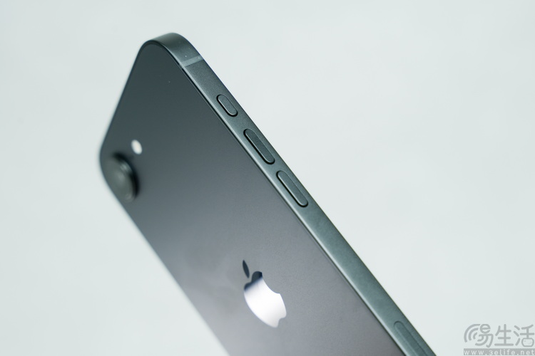 iPhone 16e评测:抛弃情怀复古，但更有性价比了