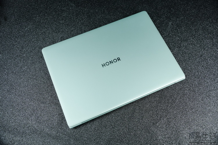 荣耀MagicBook Pro 14评测：重塑“标压轻薄本”