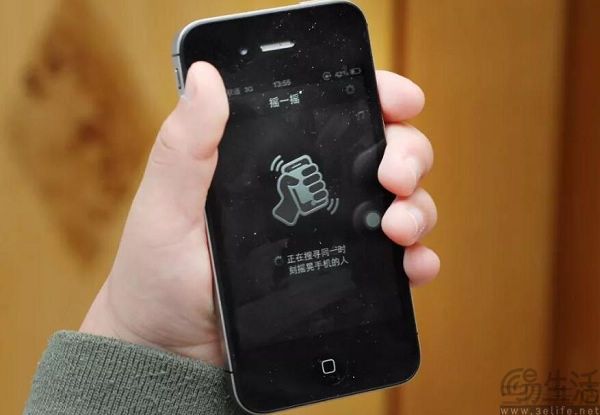 重拾“摇一摇”，微信又盯上了陌生人社交