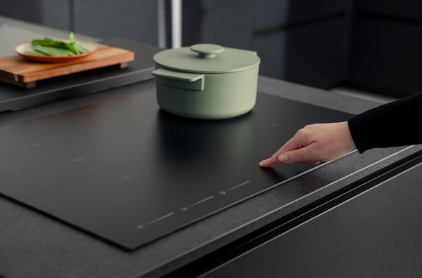 肖特赛兰发布全新哑光微晶玻璃灶具面板，荣获2025AWE艾普兰创新奖