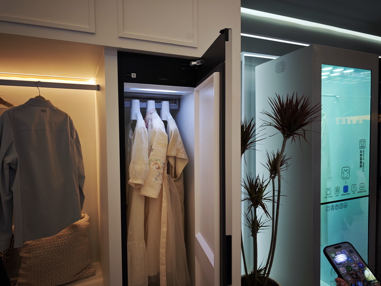 都做AI家电，但三星的“技术路线”为何如此不同