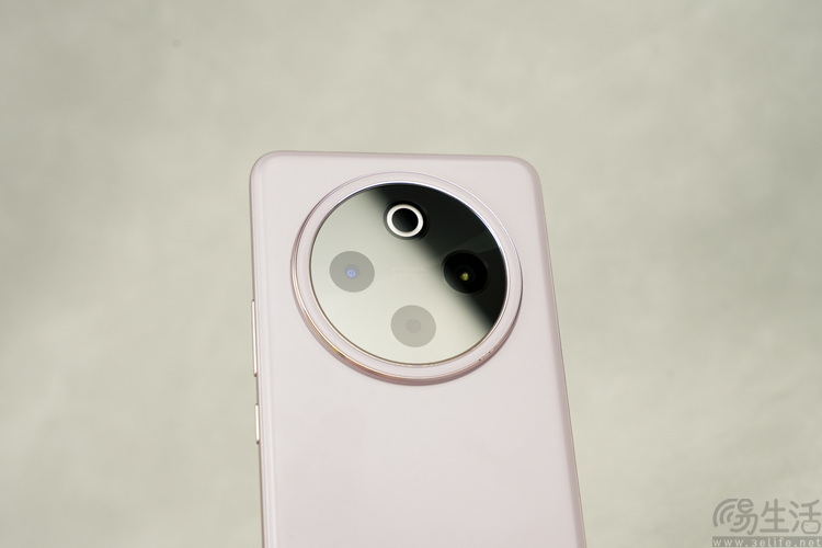 vivo Y300 Pro+评测：超大电池，国民手机新选择