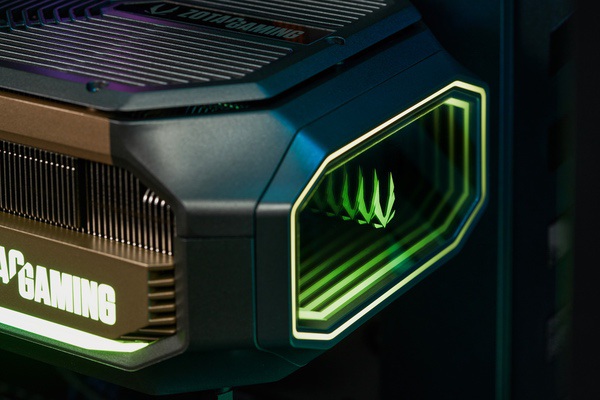 旗舰“硬”实力！放大镜下的索泰AMP EXTREME INFINITY解析
