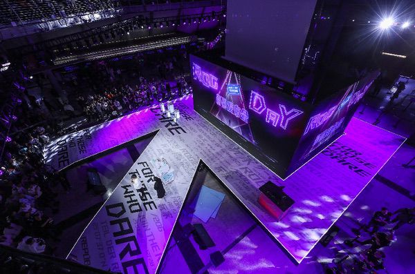 ROG×初音未来跨界联动燃爆二次元！全新外设惊艳亮相